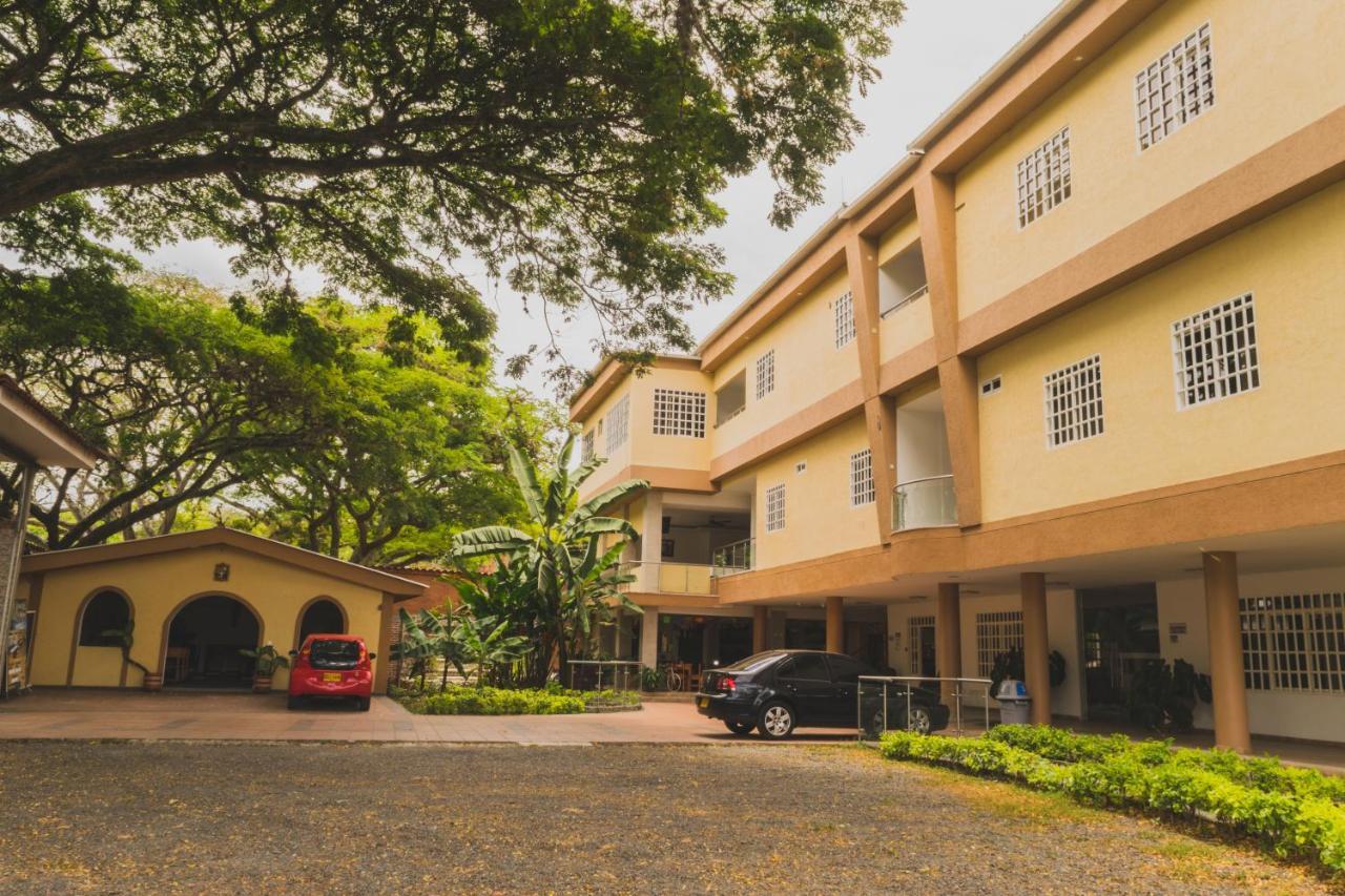 Hotel Manantial Buga Exterior photo
